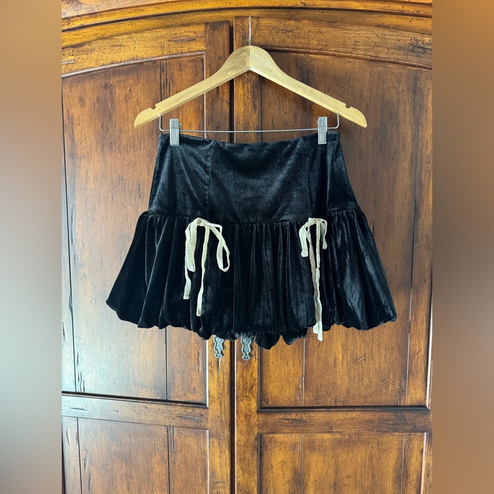 Lisa Says Gah Scarlett Bubble Mini Skirt Large - Picture 6 of 9